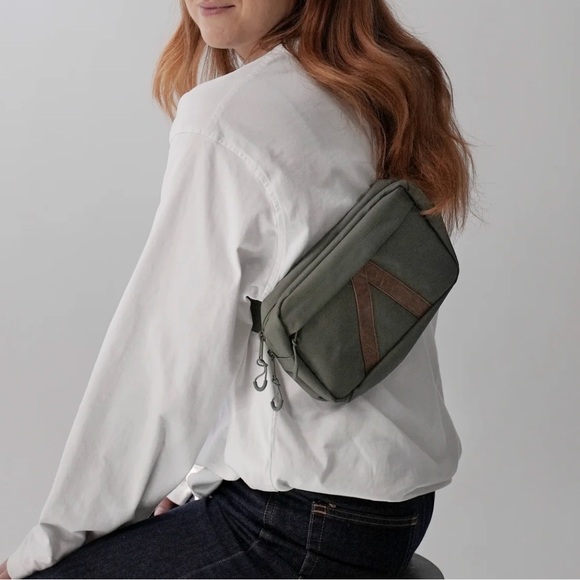 Adventurist Backpack Co. Summit Sling Bag OLIVE NWT - Picture 2 of 5